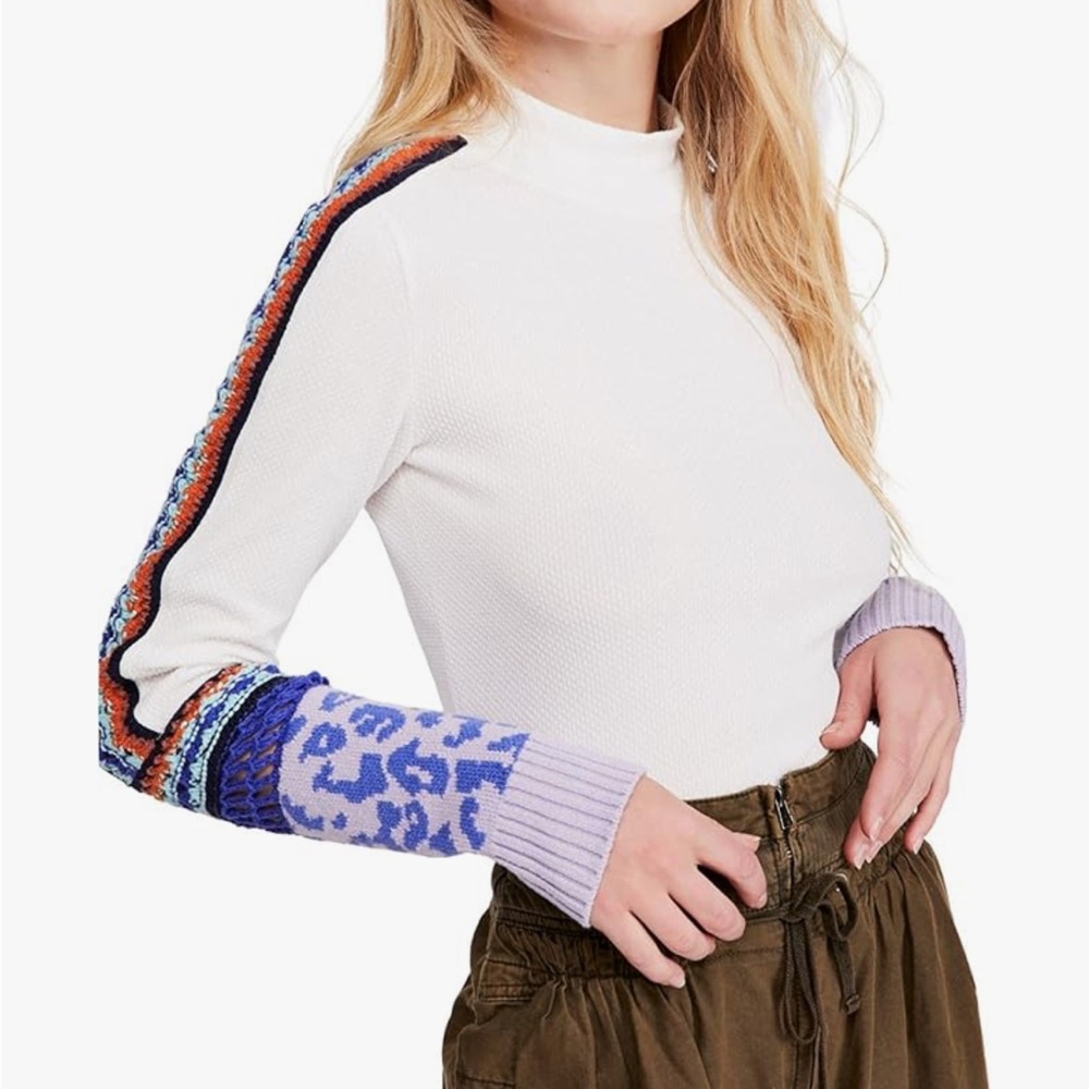 Free People White & Blue Cowl Neck Sweater with Colorful Sleeves Size: S/P Small